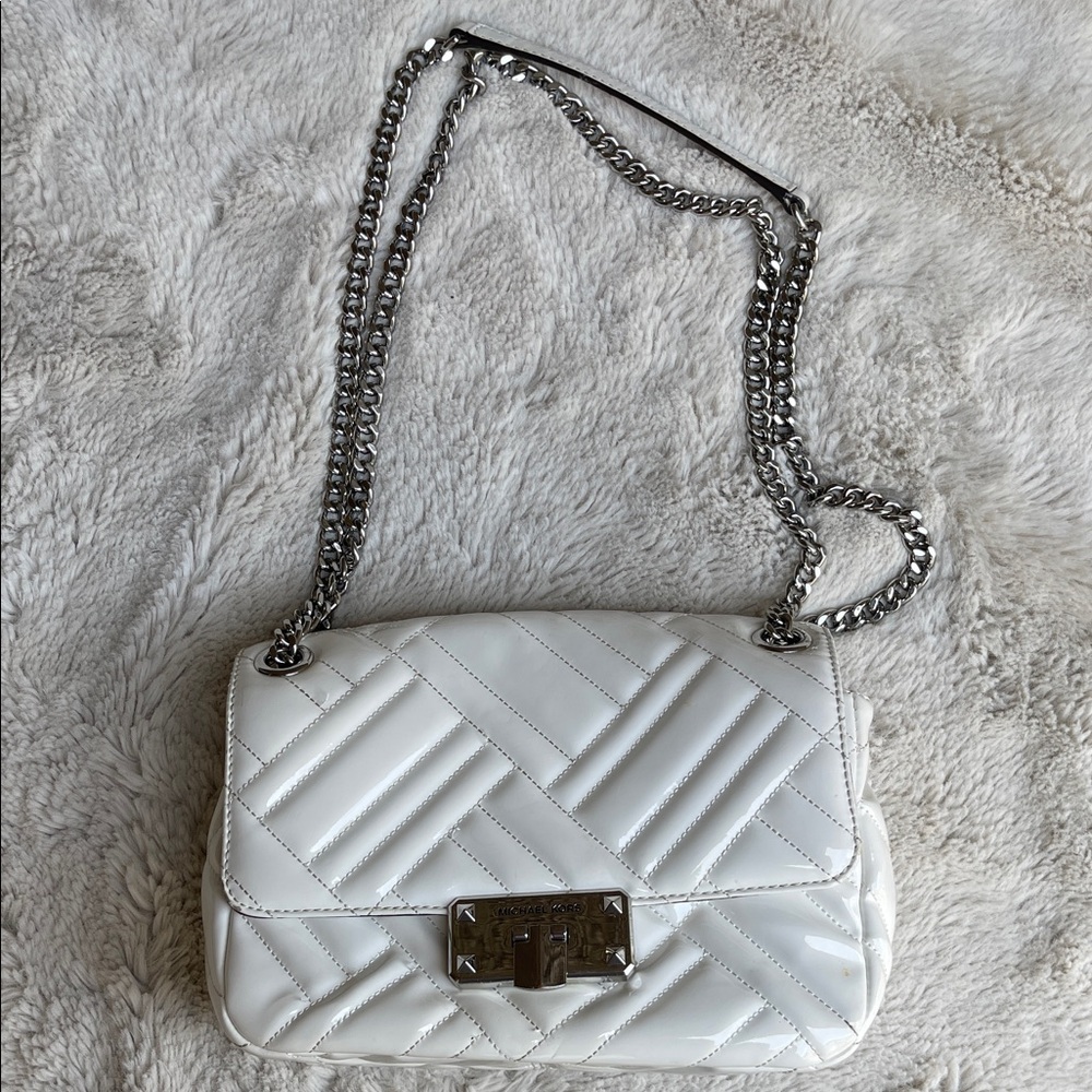 Michael Kors Peyton Quilted patent leather Shoulder Bag - Picture 2 of 16